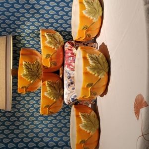 Pumpkin shaped fall themed bowls 🥣